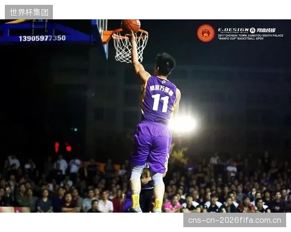马克斯教练的防反体系面临考验，卡塔尔队需提升阵地战攻坚能力。